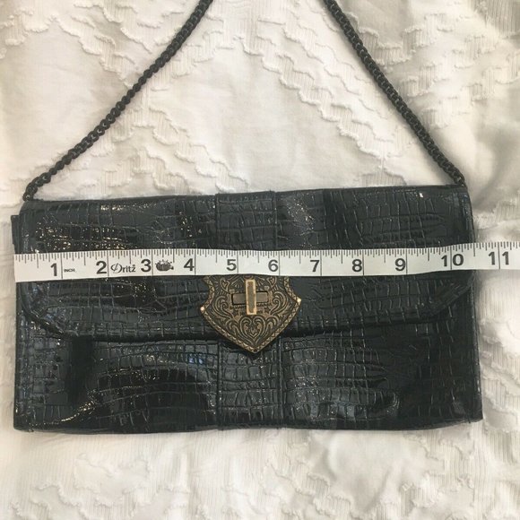 Samantha Thavasa Embossed leather clutch black - Picture 7 of 9